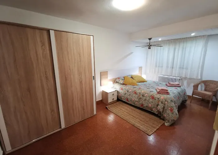 Lägenhet Comoda Vivienda En Huesca